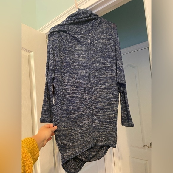 YOGATECH Cowl Neck Blue Dolman Sleeve Twisted Front Knit Activewear - Picture 4 of 6